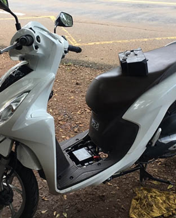 CÁCH XỬ LÝ KHI XE MÁY HẾT BÌNH GIỮA ĐƯỜNG